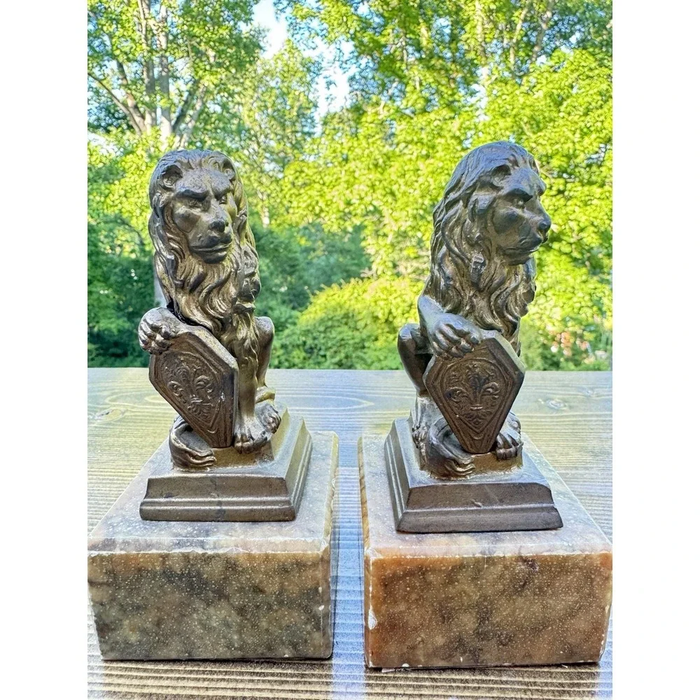 Vintage Lion Bookends Stone Base Heraldic Shield Old World Decor‎